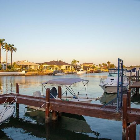 Waterside Canal Dreams Villa Mandurah Bagian luar foto