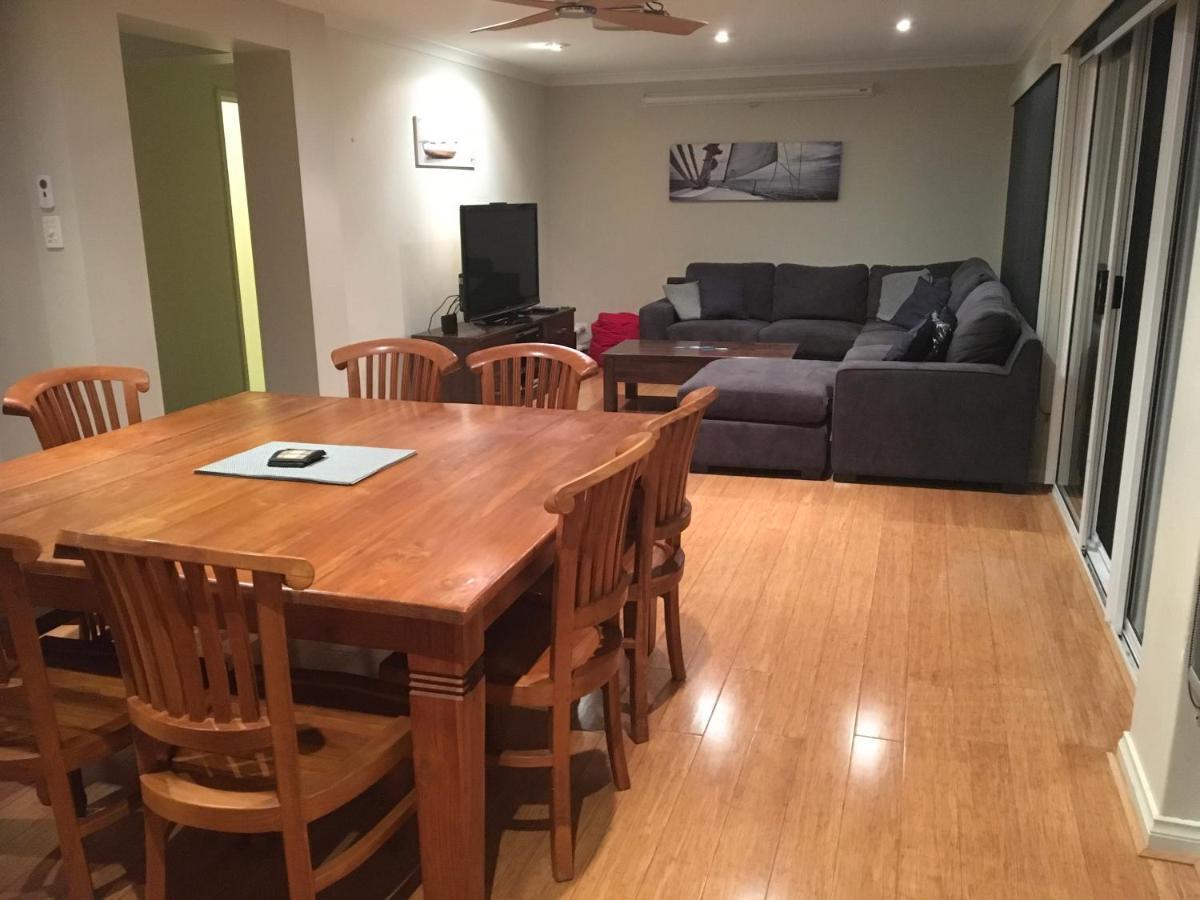 Waterside Canal Dreams Mandurah Bagian luar foto