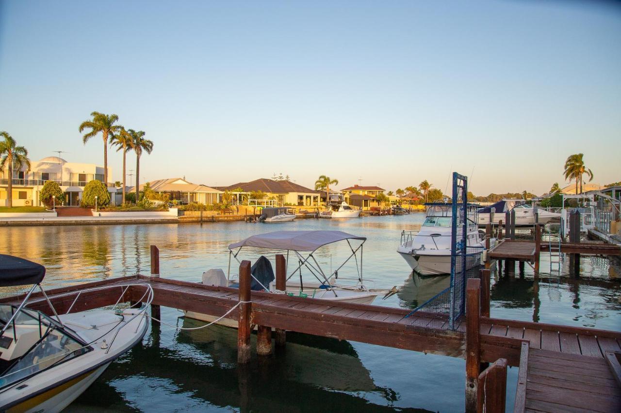 Waterside Canal Dreams Villa Mandurah Bagian luar foto