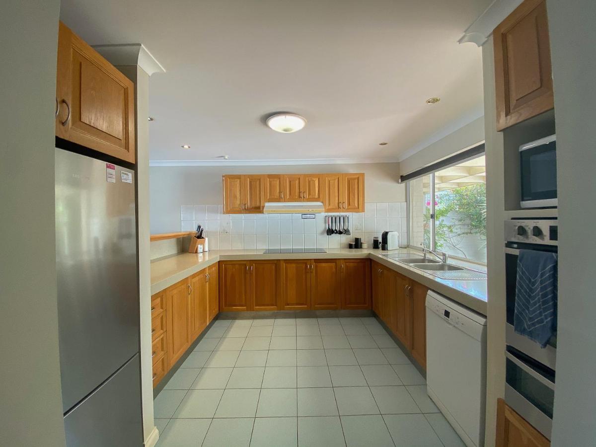 Waterside Canal Dreams Mandurah Bagian luar foto