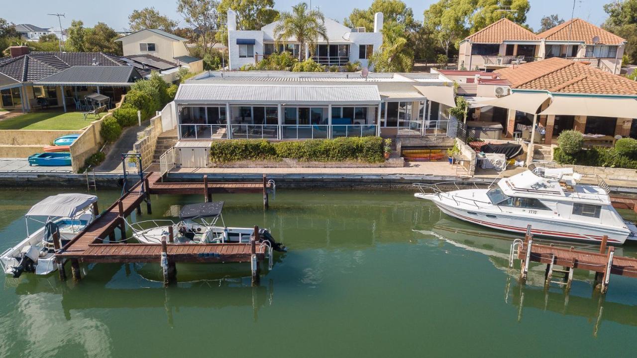 Waterside Canal Dreams Mandurah Bagian luar foto
