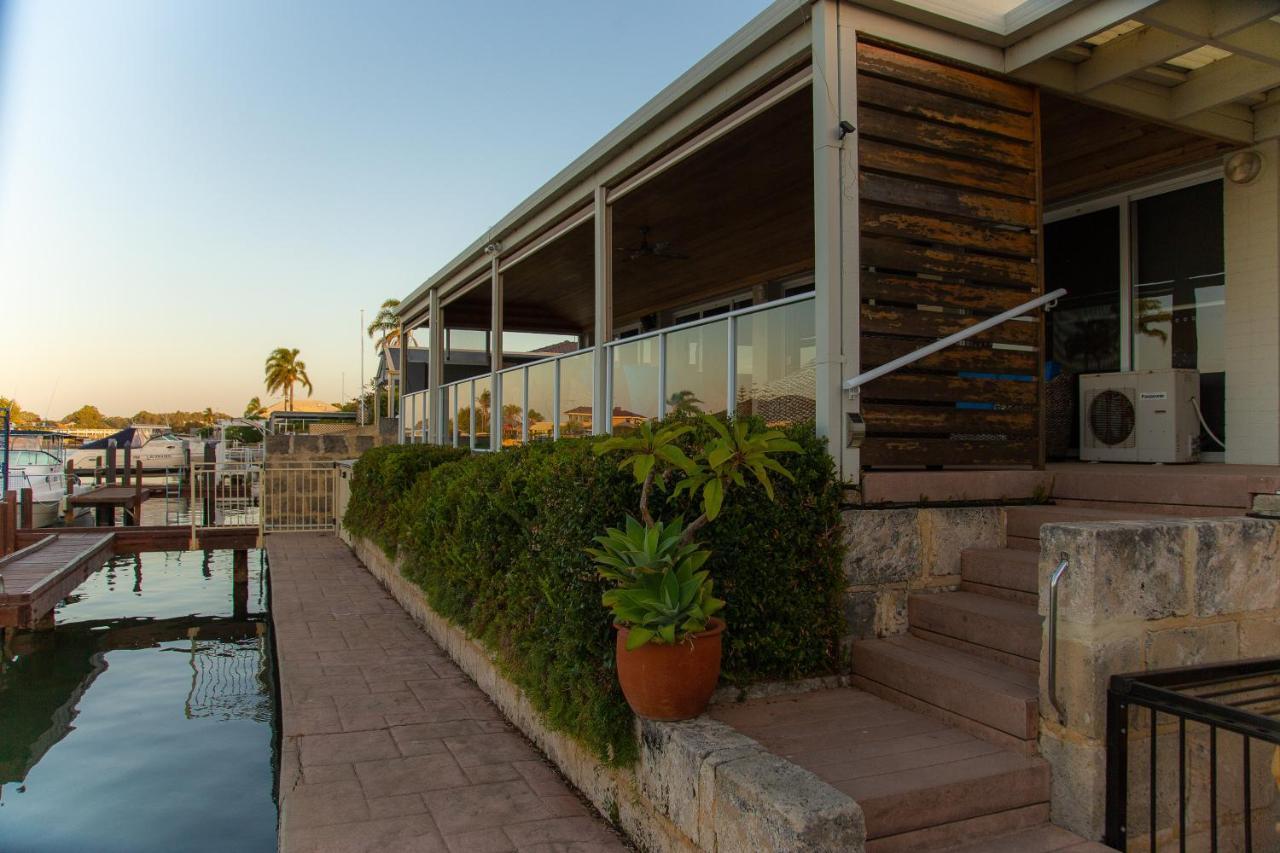 Waterside Canal Dreams Villa Mandurah Bagian luar foto